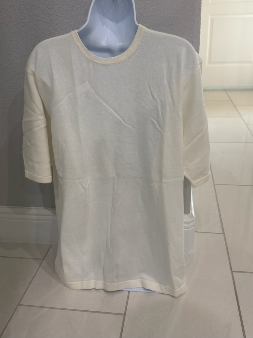 Men’s short-Sleeve Crew Neck Top in Cream